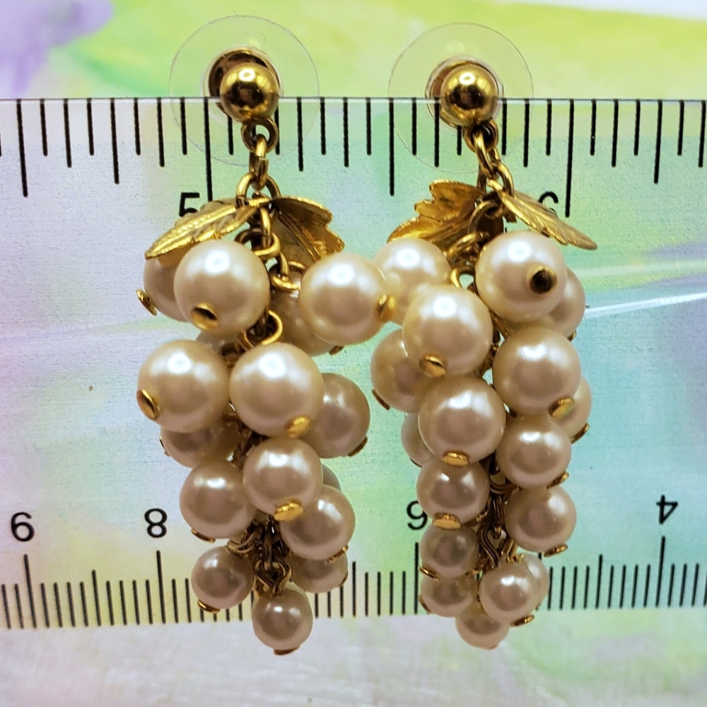 Retro Pearl Grape Earrings Cascade Drop Pierced